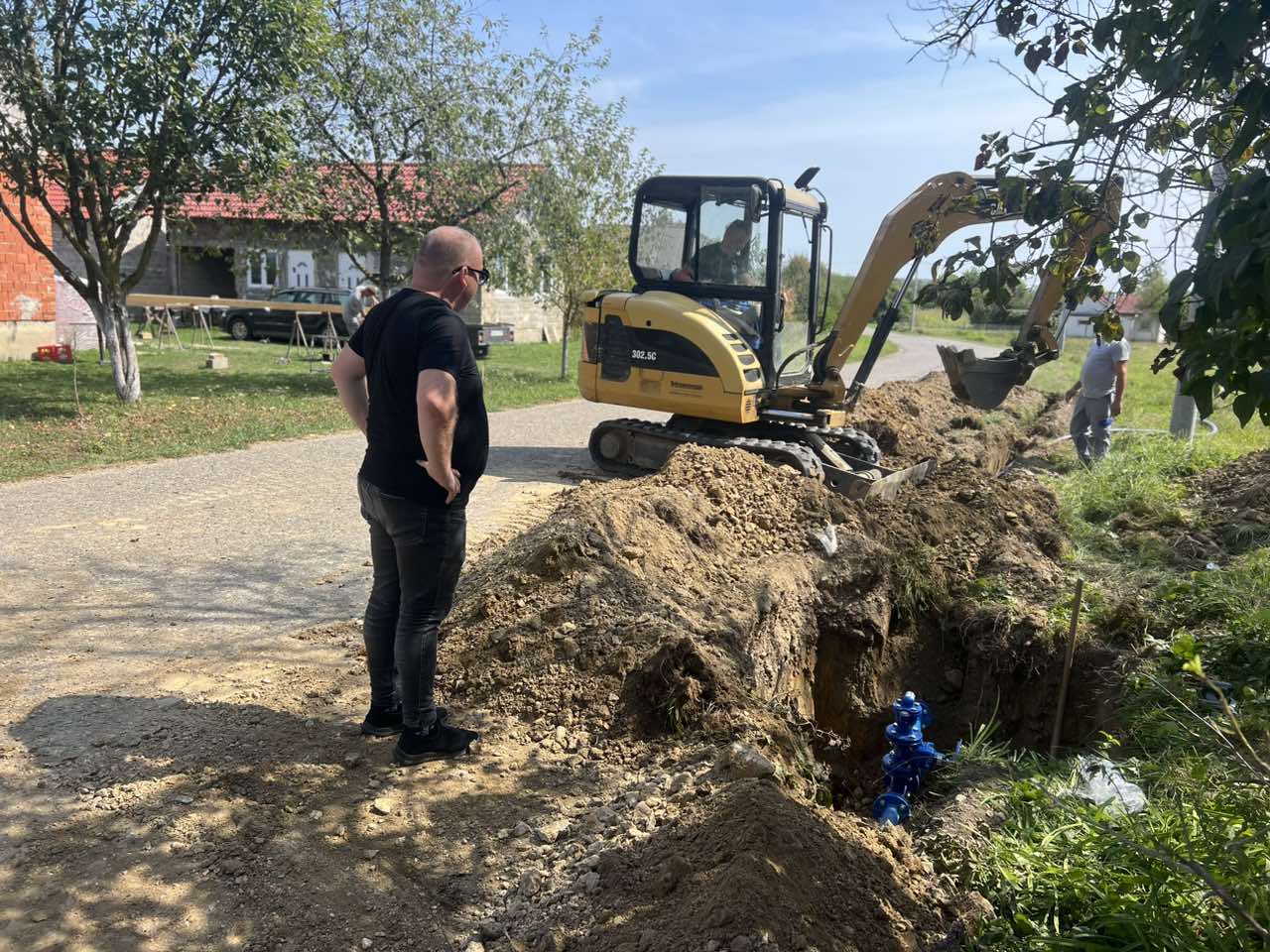 ODBORNIK SPAHIĆ JASMIN U SLUŽBI NARODU